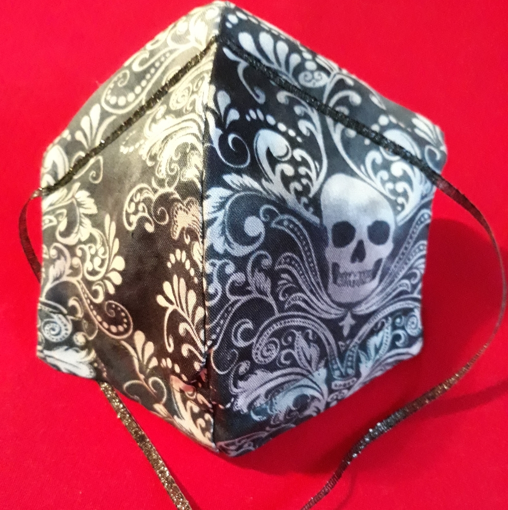 Reversible face mask, Skulls and Bees